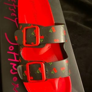 Siz 10 Betsey Johnson Slides